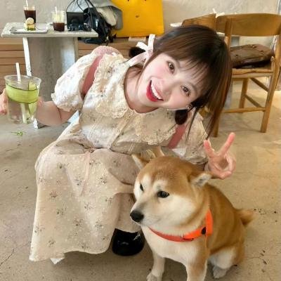 绿衣女子